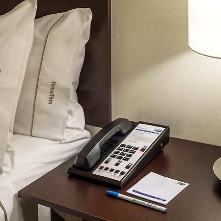 Holiday Inn Express Guaymas By Ihg Luaran gambar A telephone in a hotel room