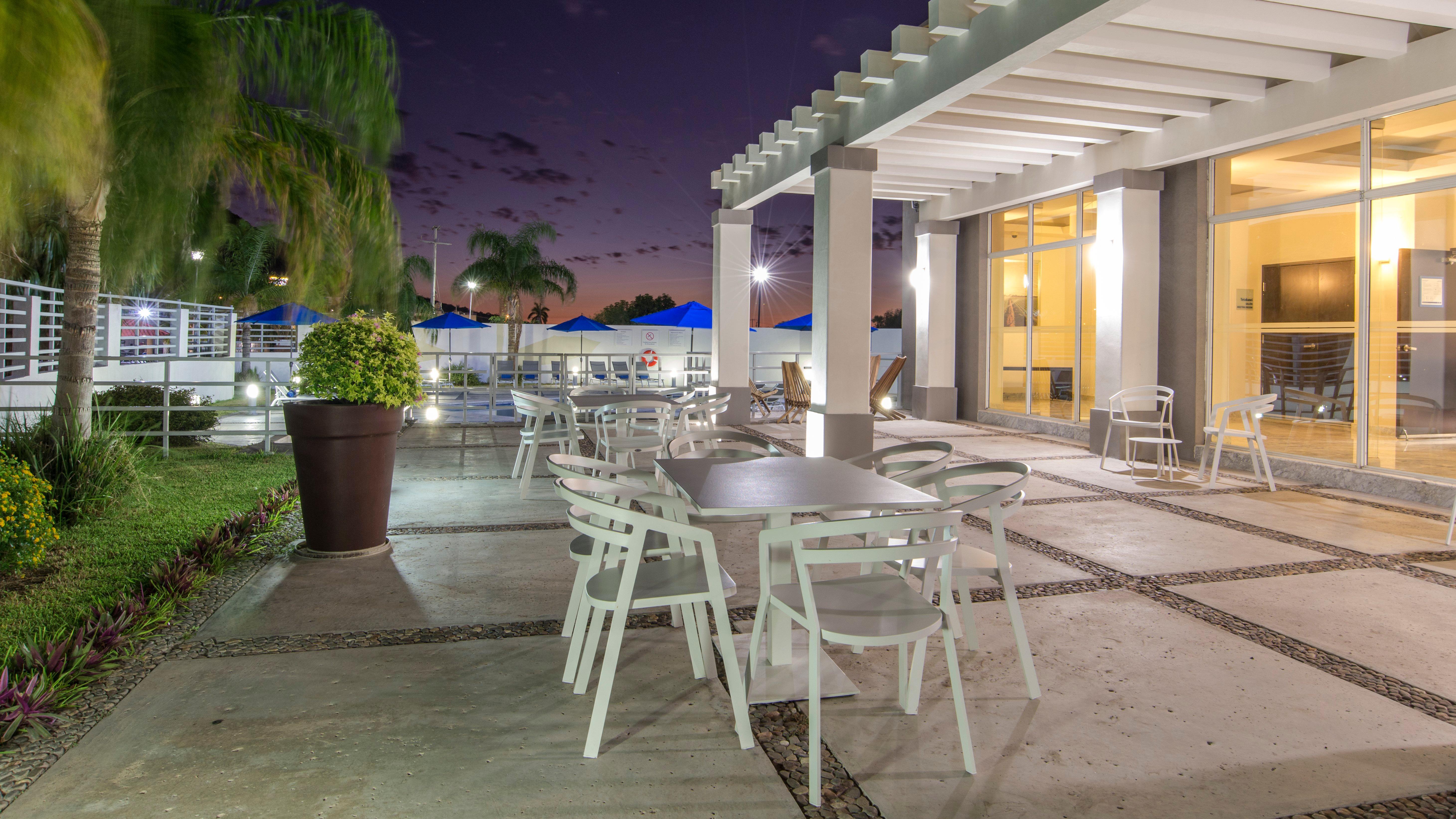 Holiday Inn Express Guaymas By Ihg Luaran gambar Hotel's pool area
