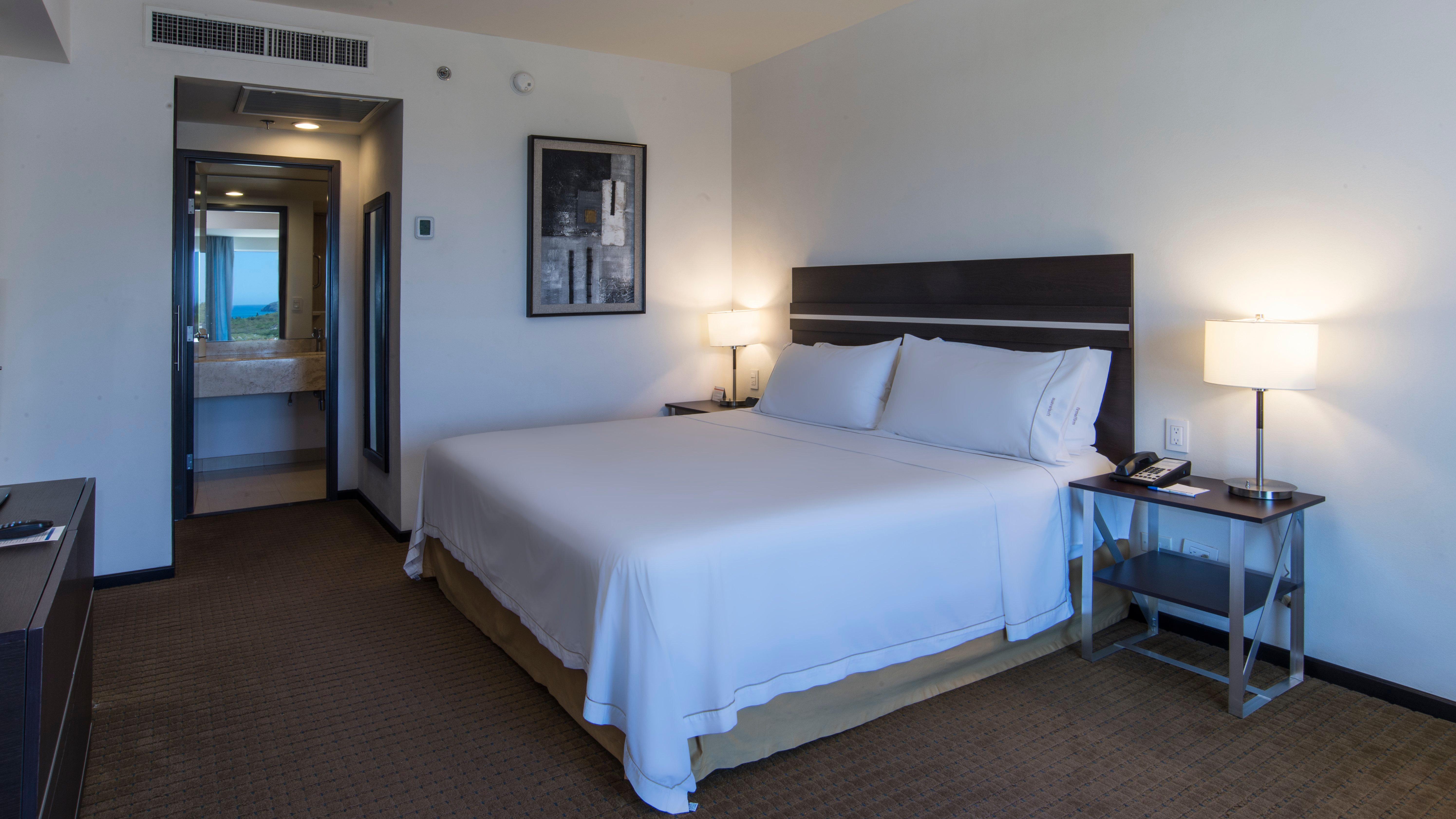 Holiday Inn Express Guaymas By Ihg Luaran gambar A guest room at the Hilton San Diego Bayfront